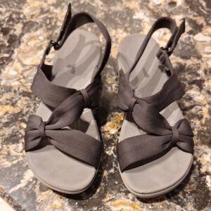 Womens Clarks Black Hook & Loop Sandals Size 10